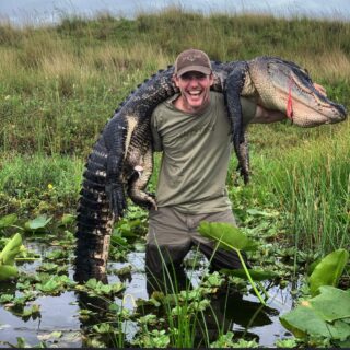 Thats a gator! 🐊 #claygullyoutfitters #gooutdoors #hunting #alligatorseason #floridahunting #alligator #southfloridahunting #yawtyawt